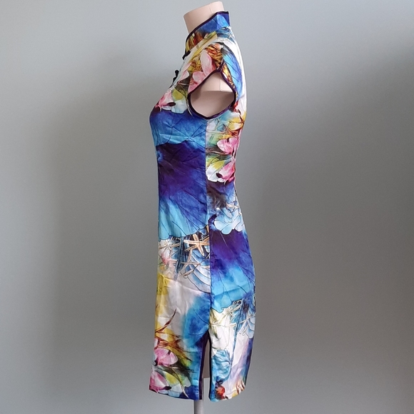 Colorful floral digital print qipao mini dress - Picture 4 of 9